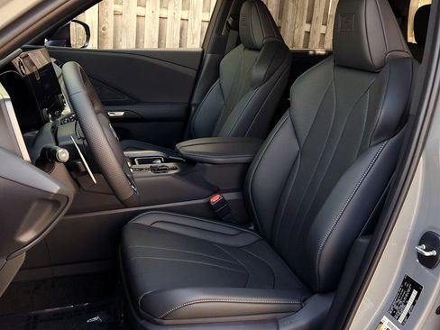 New 2026 Lexus TX 500h AWD image 12