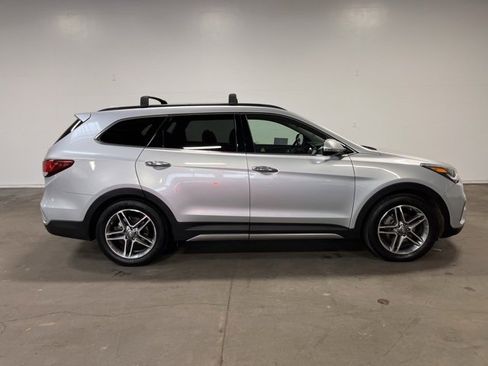 Used 2017 Hyundai Santa Fe Limited image 2