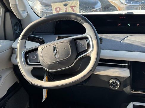 New 2025 Lincoln Navigator L Reserve image 13