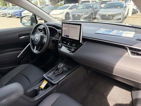 Certified 2026 Toyota Corolla Cross XLE FWD image 18