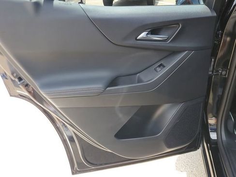Used 2026 Chevrolet Equinox LT AWD/4WD image 12