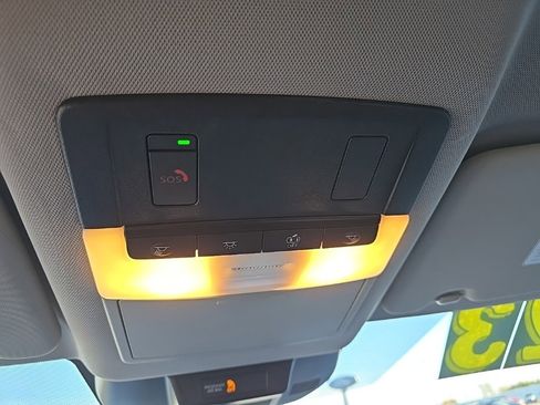 Used 2023 Nissan Rogue SV image 25