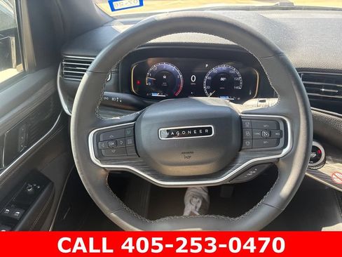 Used 2024 Jeep Wagoneer L Series II w/ Flexible Seating Group RWD image 9