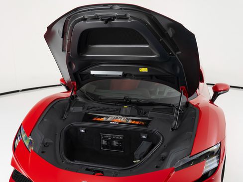Used 2023 Ferrari SF90 Stradale image 33