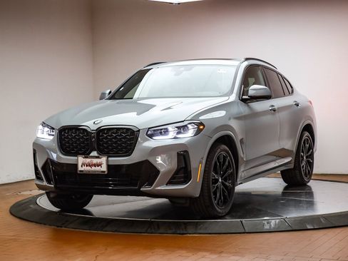 Used 2025 BMW X4 xDrive30i w/ Premium Package image 1