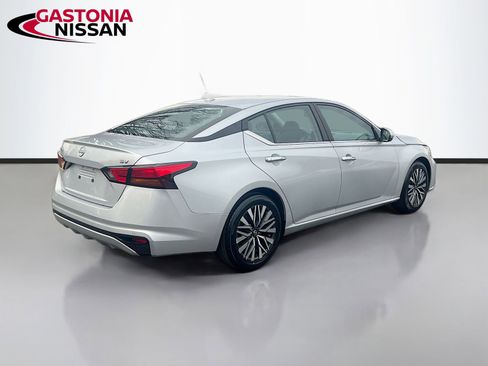 Used 2023 Nissan Altima 2.5 SV image 9