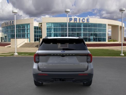 Used 2026 Ford Explorer Active RWD image 5