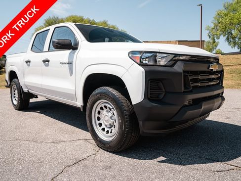 Used 2023 Chevrolet Colorado W/T RWD image 9