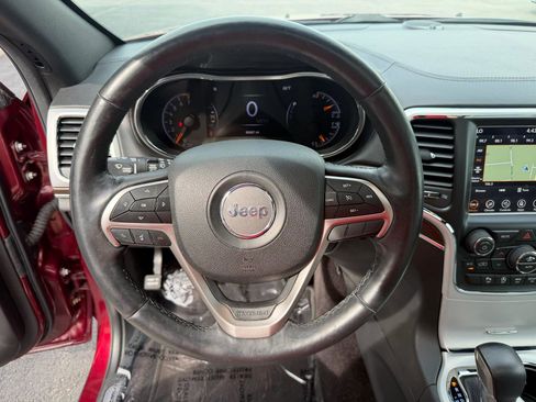 Used 2018 Jeep Grand Cherokee Limited image 25