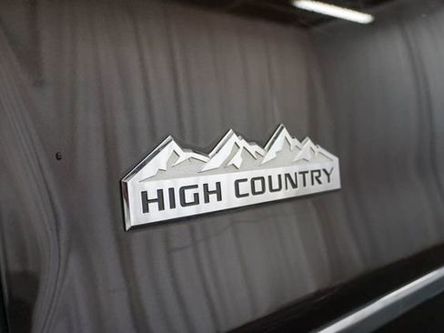 Used 2018 Chevrolet Silverado 2500 High Country w/ Duramax Plus Package AWD/4WD image 5