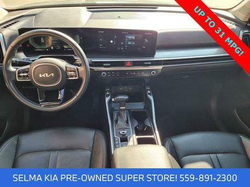 Used 2024 Kia Sorento S image 9