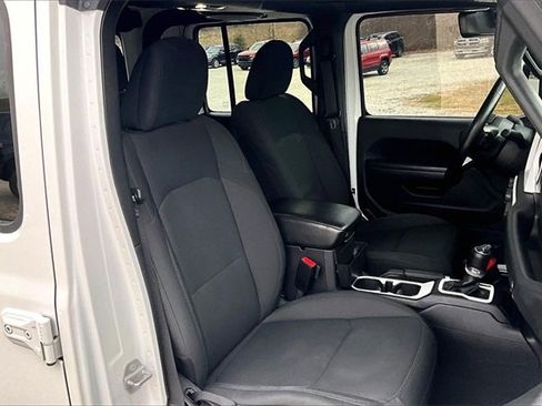 Used 2021 Jeep Gladiator Sport image 7
