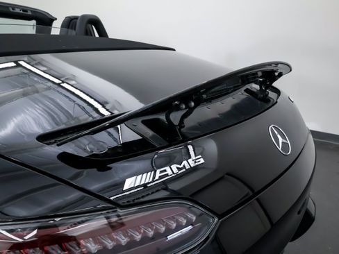 Used 2021 Mercedes-Benz AMG GT Roadster image 34