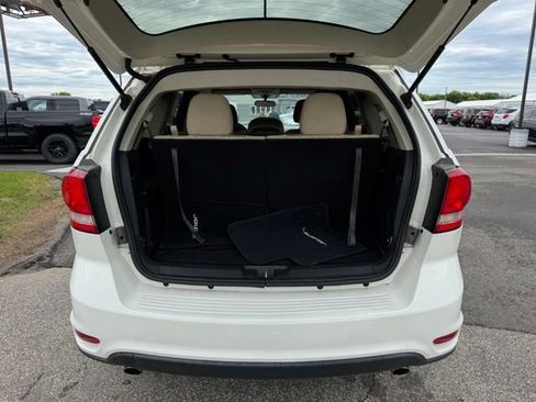 Used 2017 Dodge Journey SXT w/ Comfort/Convenience Group FWD image 37