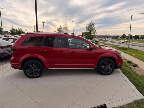 Used 2018 Dodge Journey Crossroad AWD/4WD image 6