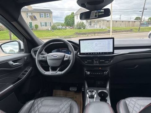 Certified 2023 Ford Escape ST-Line Elite w/ Premium Technology Package AWD/4WD image 38