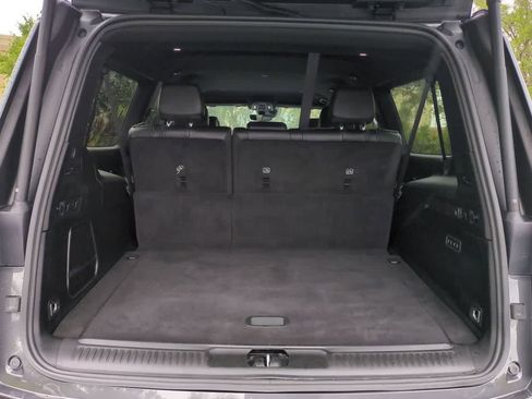 Used 2024 Jeep Wagoneer L Series II RWD image 35