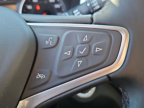 Used 2023 Chevrolet Equinox LT image 23