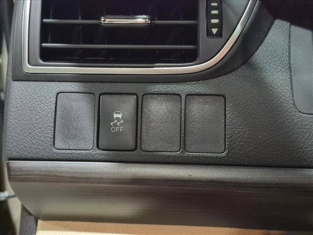 Used 2015 Toyota Camry LE FWD image 14
