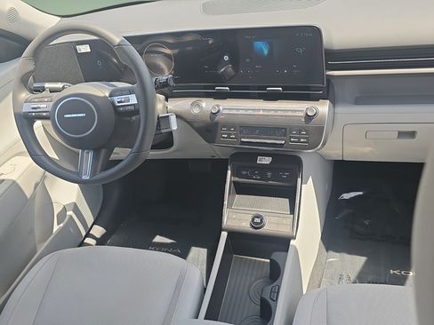 Used 2024 Hyundai Kona SEL FWD image 11