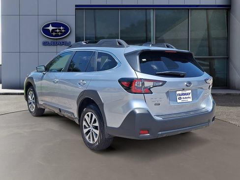 Certified 2025 Subaru Outback Premium AWD/4WD image 3