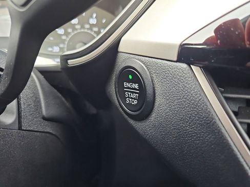 Used 2022 Ford Escape SE image 16