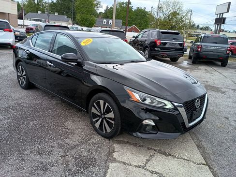 Used 2020 Nissan Altima 2.5 SL FWD image 2