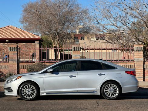 Used 2015 Hyundai Sonata Limited w/ Option Group 05 FWD image 3