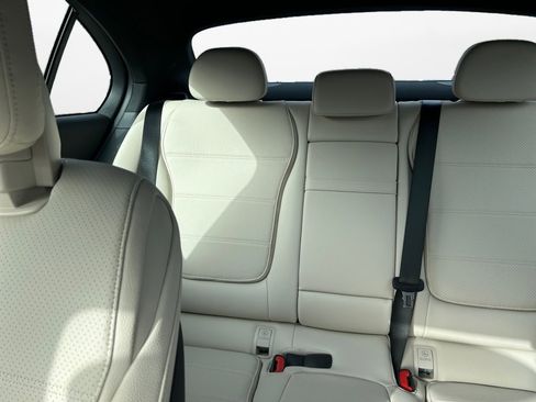 Used 2024 Mercedes-Benz C 300 4MATIC Sedan image 12