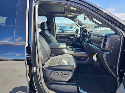 Used 2024 Chevrolet Silverado 2500 High Country w/ High Country Premium Package AWD/4WD image 10