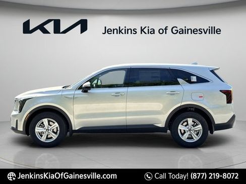 New 2026 Kia Sorento LX FWD image 4