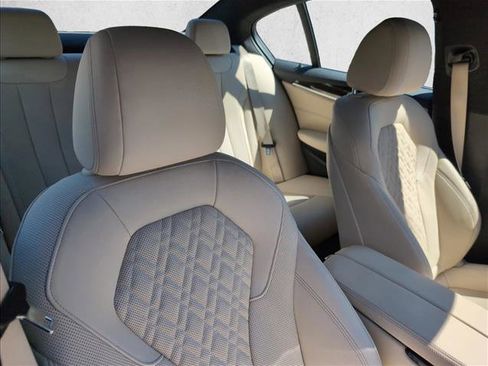 Used 2023 BMW 530i w/ Convenience Package image 25