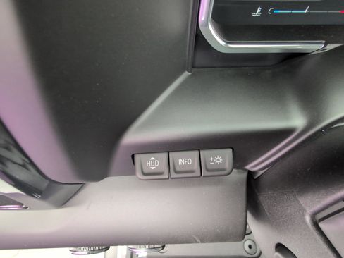 Used 2025 GMC Sierra 1500 AT4 w/ Technology Package image 21