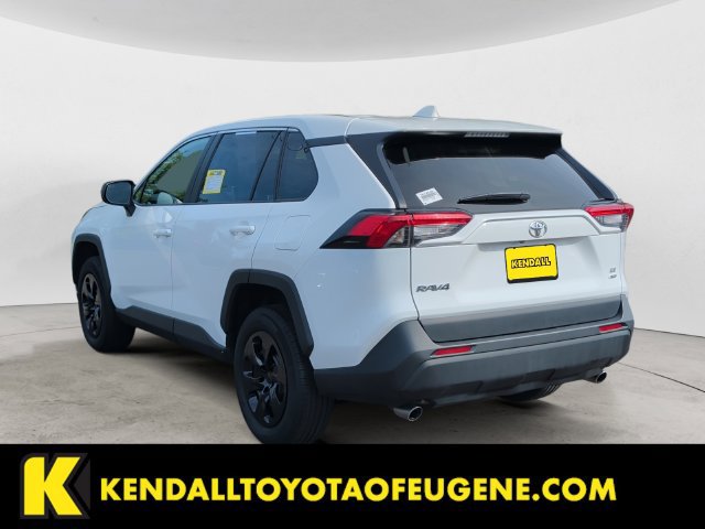 Used 2025 Toyota RAV4 LE AWD/4WD image 7