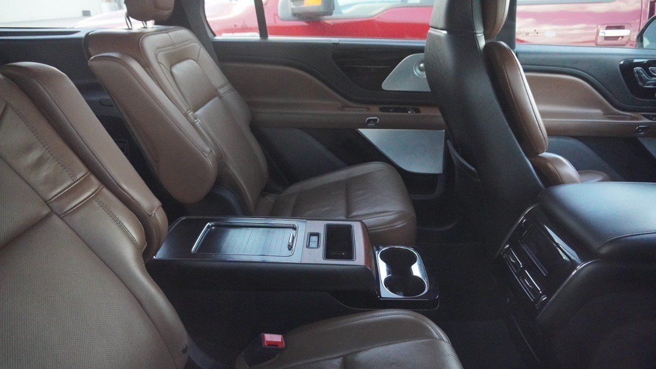 Used 2020 Lincoln Aviator Reserve w/ Equipment Group 201A RWD image 13