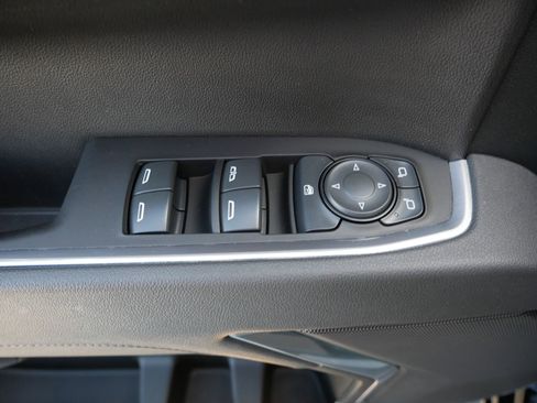 Used 2025 Chevrolet Silverado 1500 LT image 16