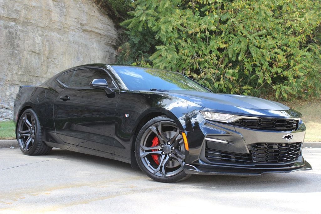 Used 2019 Chevrolet Camaro SS RWD image 3