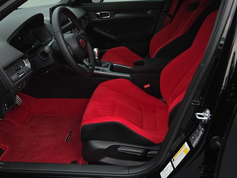 Used 2025 Honda Civic Type R image 9