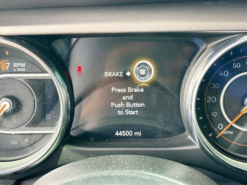 Used 2021 Jeep Gladiator Sport AWD/4WD image 13