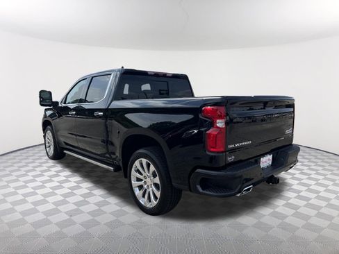 Used 2021 Chevrolet Silverado 1500 High Country w/ Technology Package AWD/4WD image 8