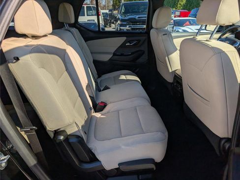 Used 2023 Chevrolet Traverse LS w/ Safety Package image 12