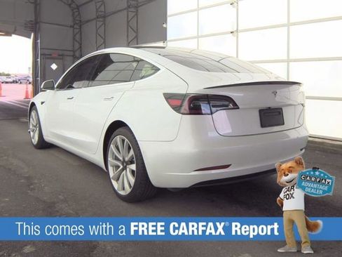 Used 2020 Tesla Model 3 Standard Range image 2