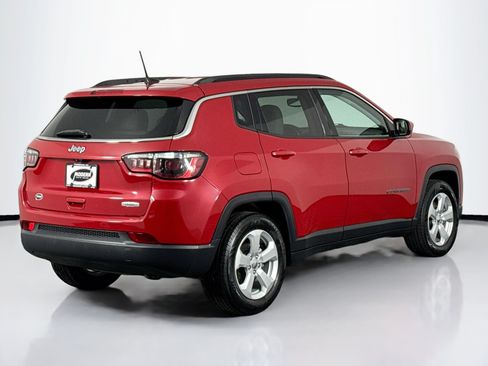 Used 2021 Jeep Compass Latitude FWD image 11