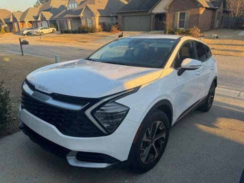 Used 2024 Kia Sportage EX image 1