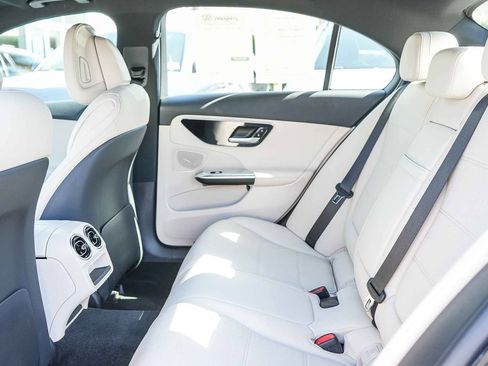 Used 2023 Mercedes-Benz C 300 4MATIC Sedan image 18