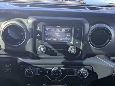 Used 2018 Jeep Wrangler Unlimited Sport AWD/4WD image 26