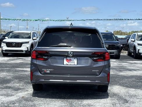 New 2026 Honda Odyssey Touring image 8