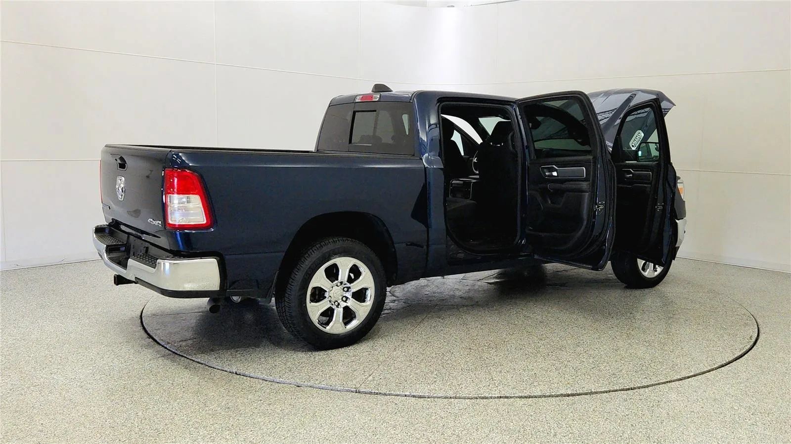 Used 2022 RAM 1500 Big Horn AWD/4WD image 13
