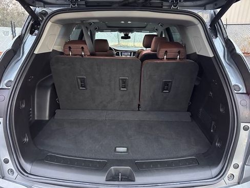 Used 2021 Buick Enclave Avenir w/ Avenir Technology Package image 32