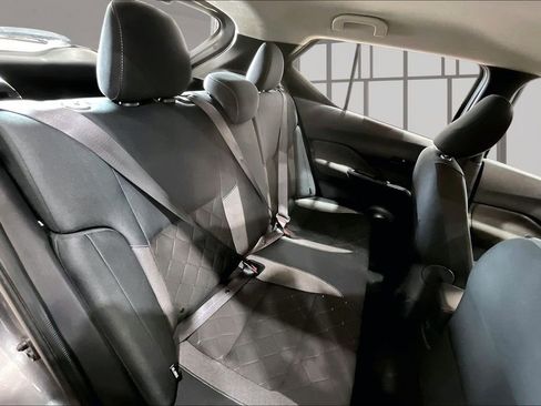 Used 2020 Nissan Kicks S image 24